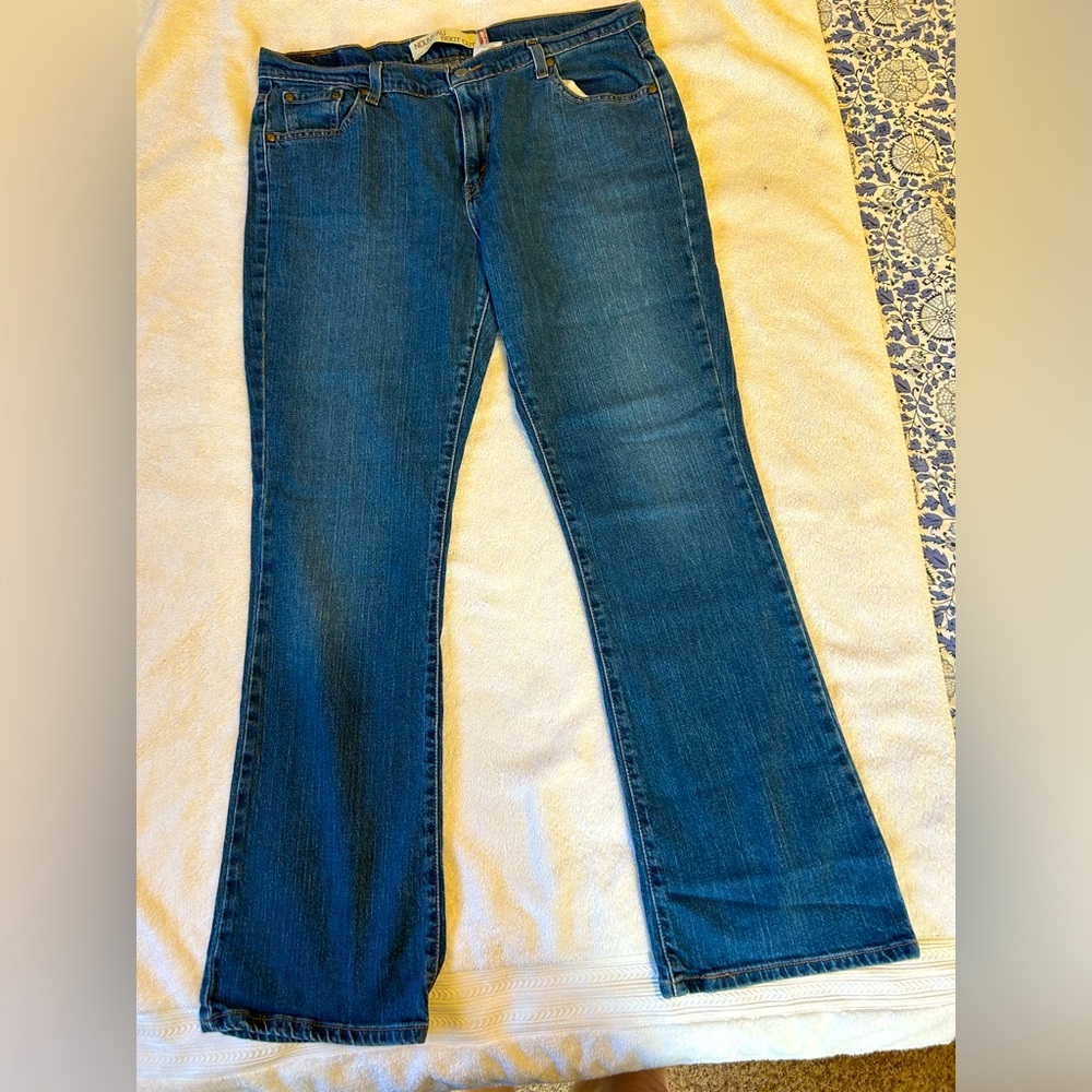 Wms sz 14m Levi’s Nouveau 515  bootcut jeans